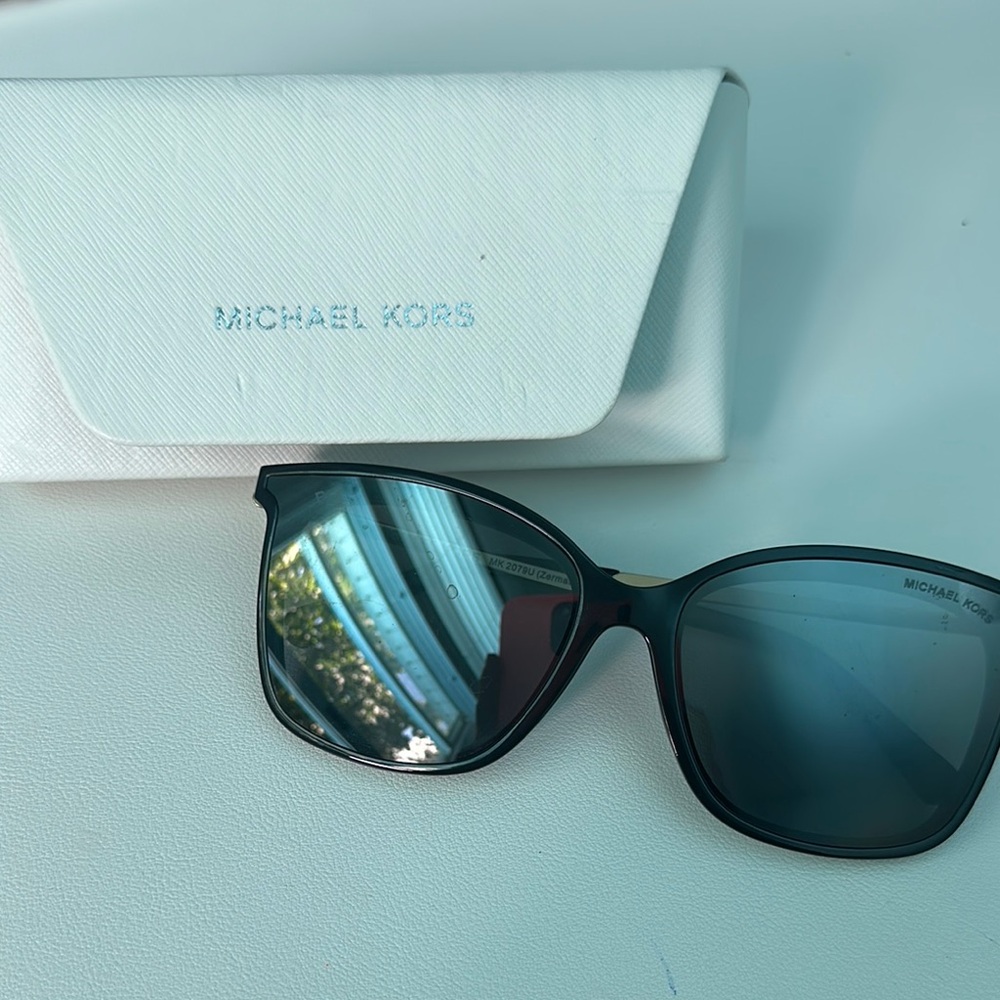 Michael Kors Zermatt Black and Gold polarized Sunglasses with case